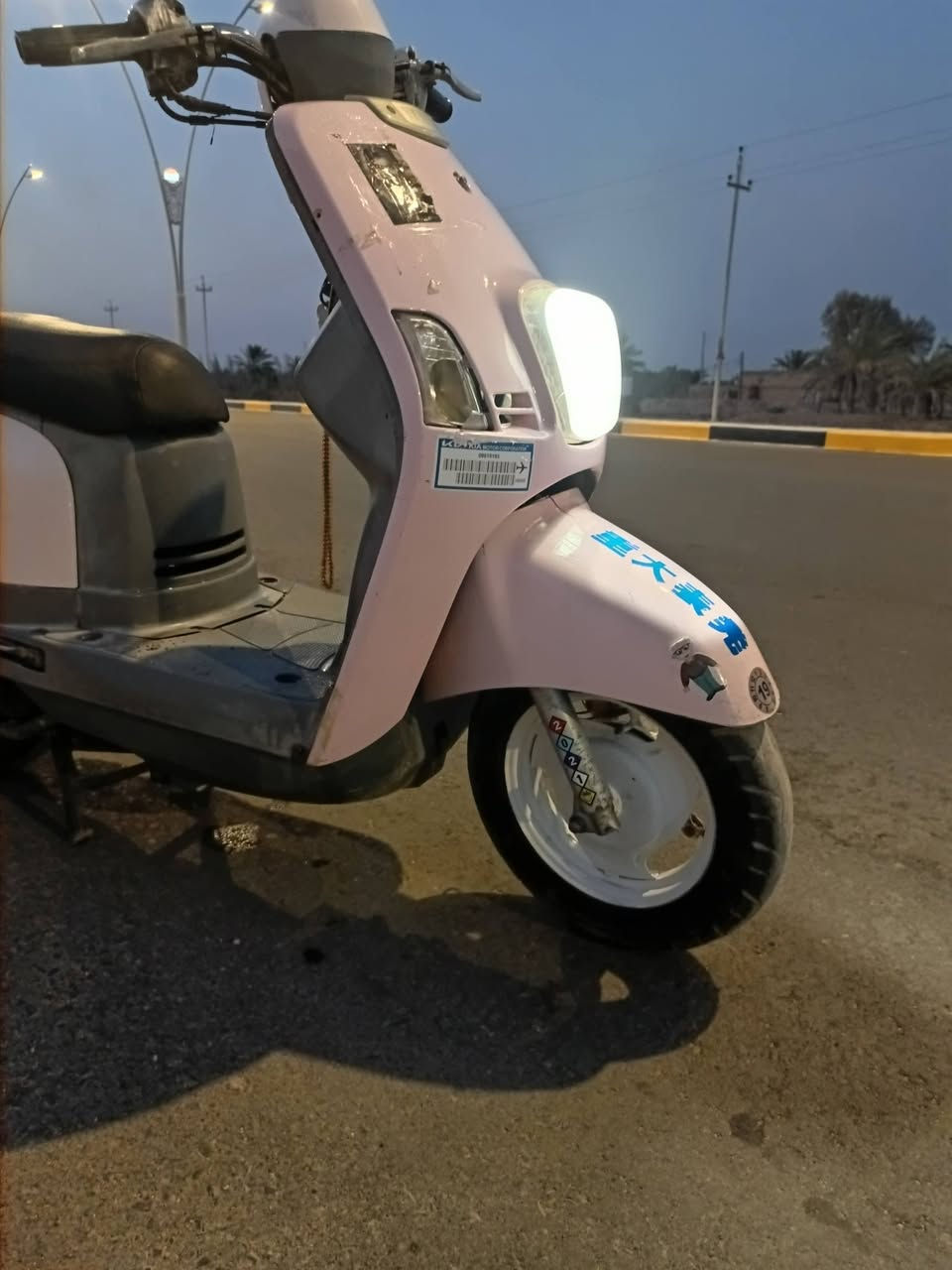 السلام عليكم ماكس بوليسي نوزل كفاله مكينه ناعمه مامفتوحه تخم تاير جديد لايت زنون سعرها 850 مجال قليل 
مكاني البصره شط العرب تنومه ***********
