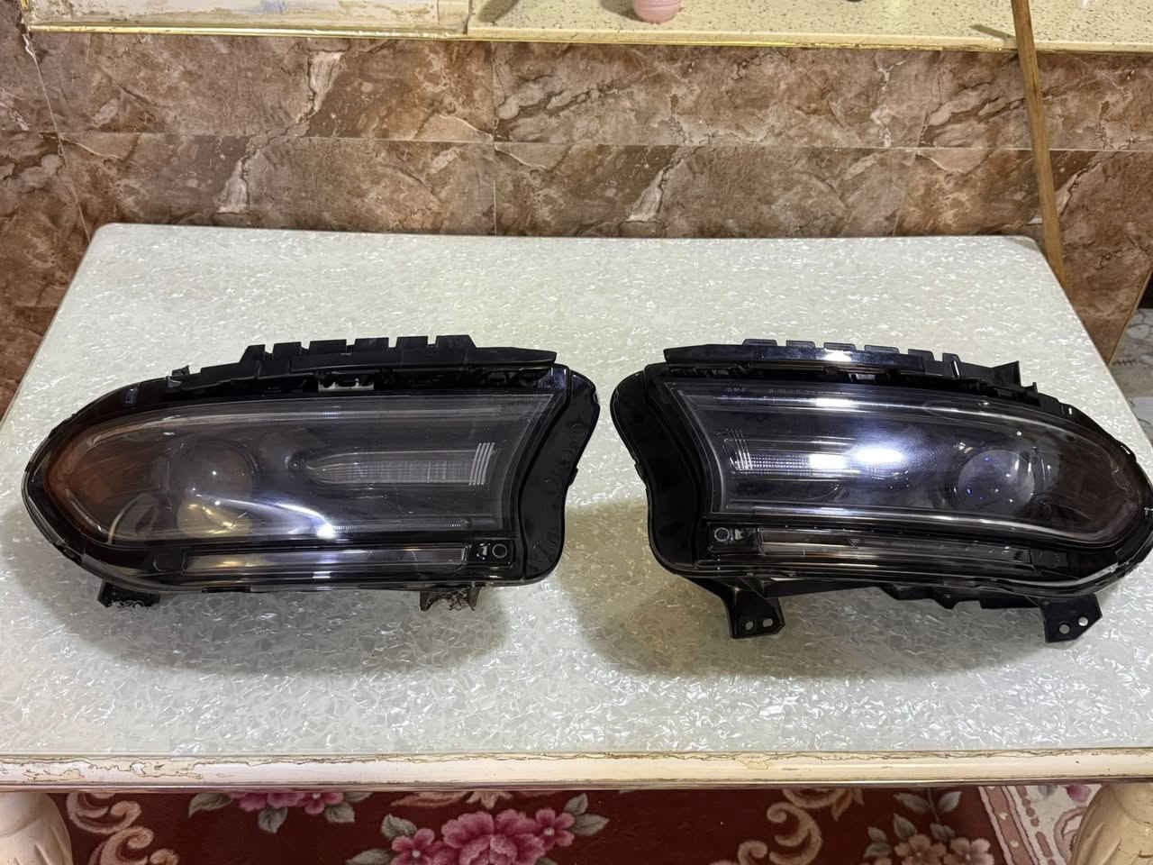 زوج لايتات جارجر تفصيخ جدد كلش نضيفات مال 2021 ليحب يتصل وانا بل خدمه سعر مناسب ***********
