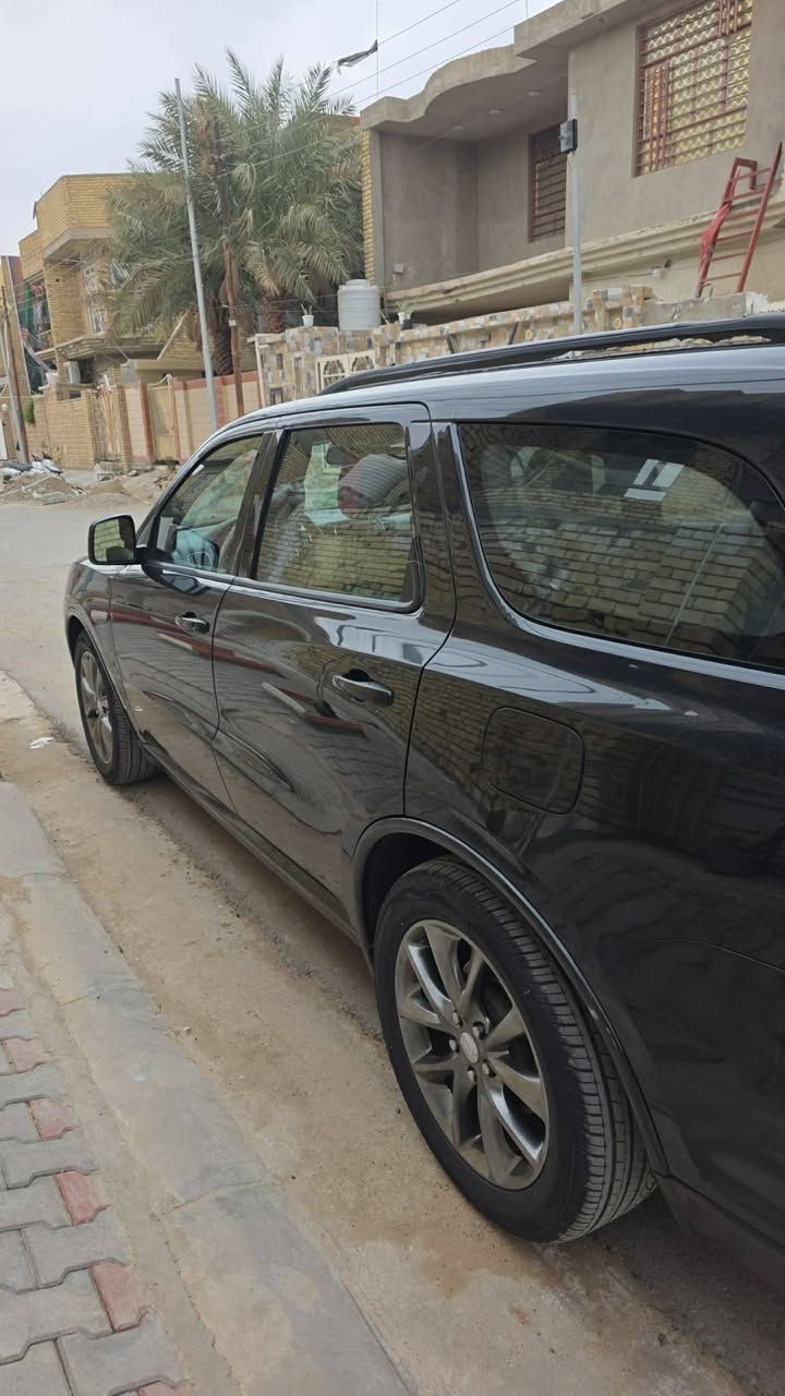 السلام عليكم دوج دورنكو 2015 للبيع مكفولة من الضربة ومكينة خير من الله فول مواصفات ماعدا الفتحة فئة GT مكينة 6 سلندر 3.6 بأسمي اصل رقم بغداد دولي للاستفسار الاتصال على الرقم *********** مكاني كوت الفلاحية مقابل ساحة التشابيه
