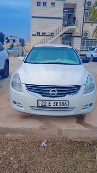 للبيع سياره التيما 12 خليجي سعرها 98 محرك مابي تنقيص كير مضمون للتواصل...