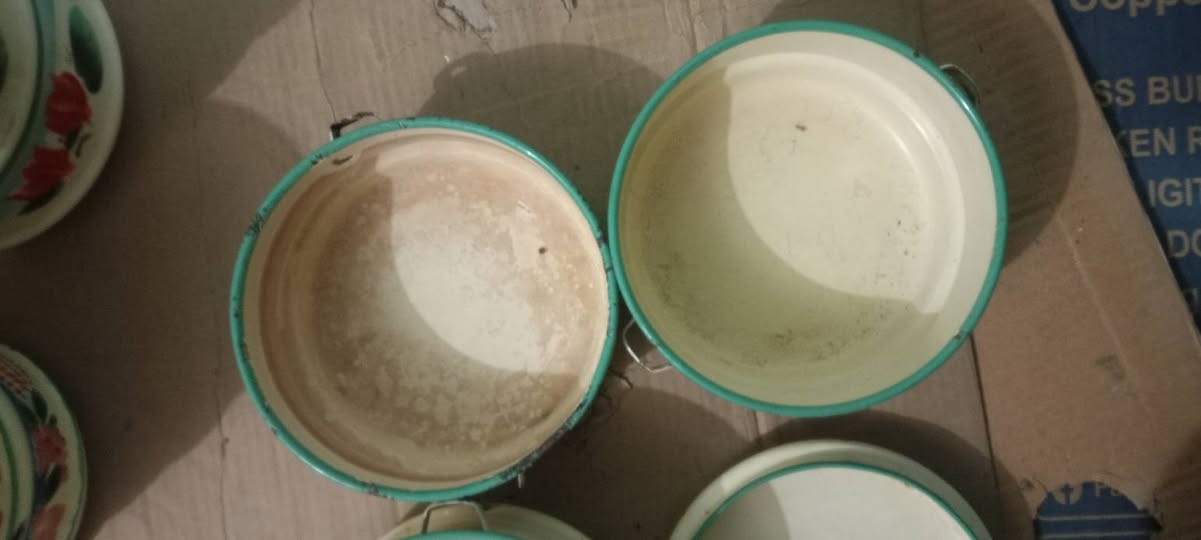 جداري اصفر  الون طاس قديم   للبيع  سيت 3 قطع ساده وعندي مرسوم ابو ورد  سيت 10 مكان حي عامل بغداد *********** مخابره 
بغداد

صفر طاس فافون اصلي قديم  2سيت كامل 3قطع سعر 20 واحدسيت و2  قطعه جدر  وحد سعر 10الف زوج
مكان حي عامل بغداد   واتساب
***********
