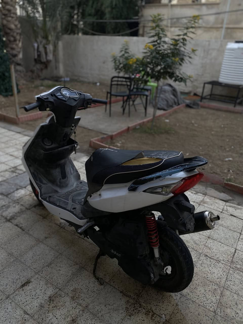 دراجه كامكو للبيع جديده مال رمبه نضيفه نوزل الشراي سعر خاص انشالله ما أقصر وياكم مكاني البصره القديمه *********** هاذه رقمي الي يحب يتواصل وياي
