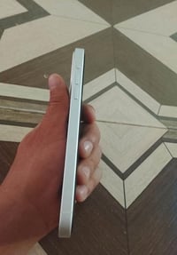 ايفون XR • بطارية ١٠٠ • كامرة مغوشة