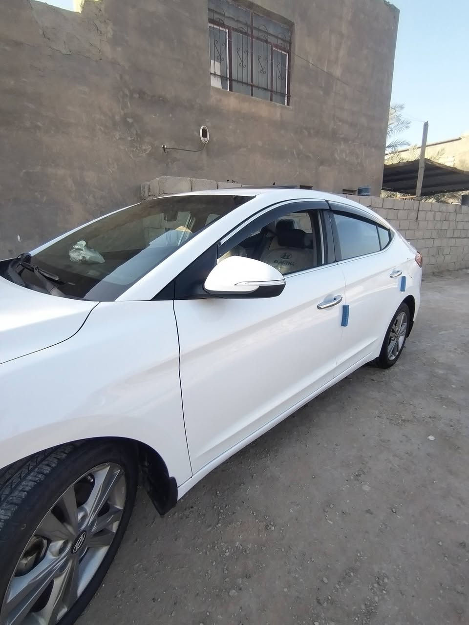 سلام عليكم للبيع الانتره 2017
خليجي رقم بغداد انكليزي

فول مواصفات

 مكينة 2000 دوش
كير أوتوماتيك (AT)
 فتحة سقف سلايد
 تحكم ستيرن
 كاميرا أمامية
 كاميرا خلفية
 تبريد قطعتين
 شاشة كبيره +حاكية + بلوتوث
 حساس أمامي
 حساس خلفي
 لد نهاري أمامي
 خمسه ويل كب 
 لايت منضومة زنون 
 داخل جلد
 مرايا جانبية كهرباء + إشارات + شفط
أنظمة قيادة (اقتصادي / نورمل / رياضي)
ملاحظه (سياره مكفوله كفاله عامه) 

 السـعـر 152 وبيها مجال
مكان: كربلاء طويريج 
رقم : ***********
