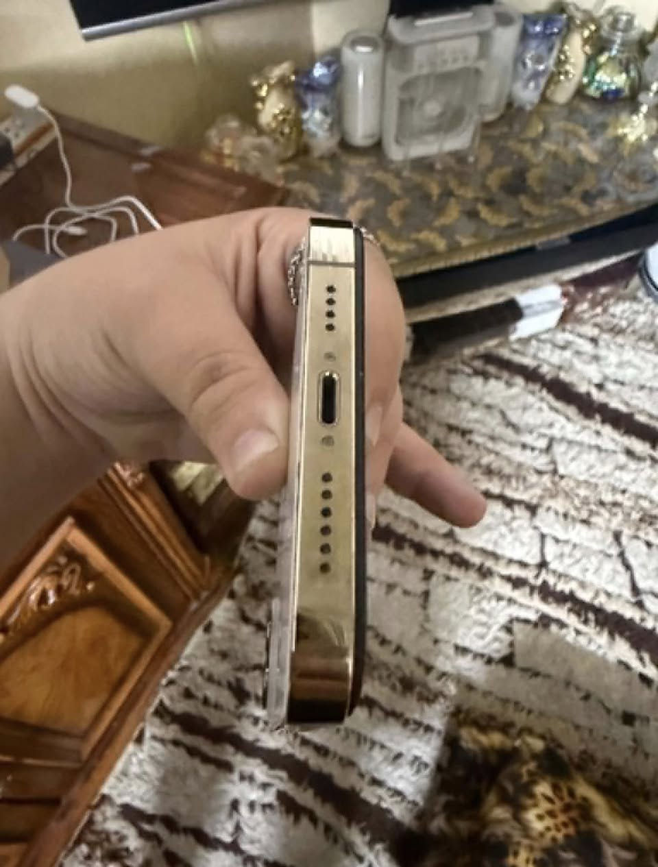 السلام عليكم آيفون للبيع
آيفون 12برو ماكس مبدل شاشا وبطاريه أصليات فيس إيدي شغال ذاكرته 512تك سيم  بسعر ال128جوه السوك السعر 365الف وبي مجال حك جيتك مكاني موصل الأيمن الرقم اسيا***********كورك بي واتساب ***********
