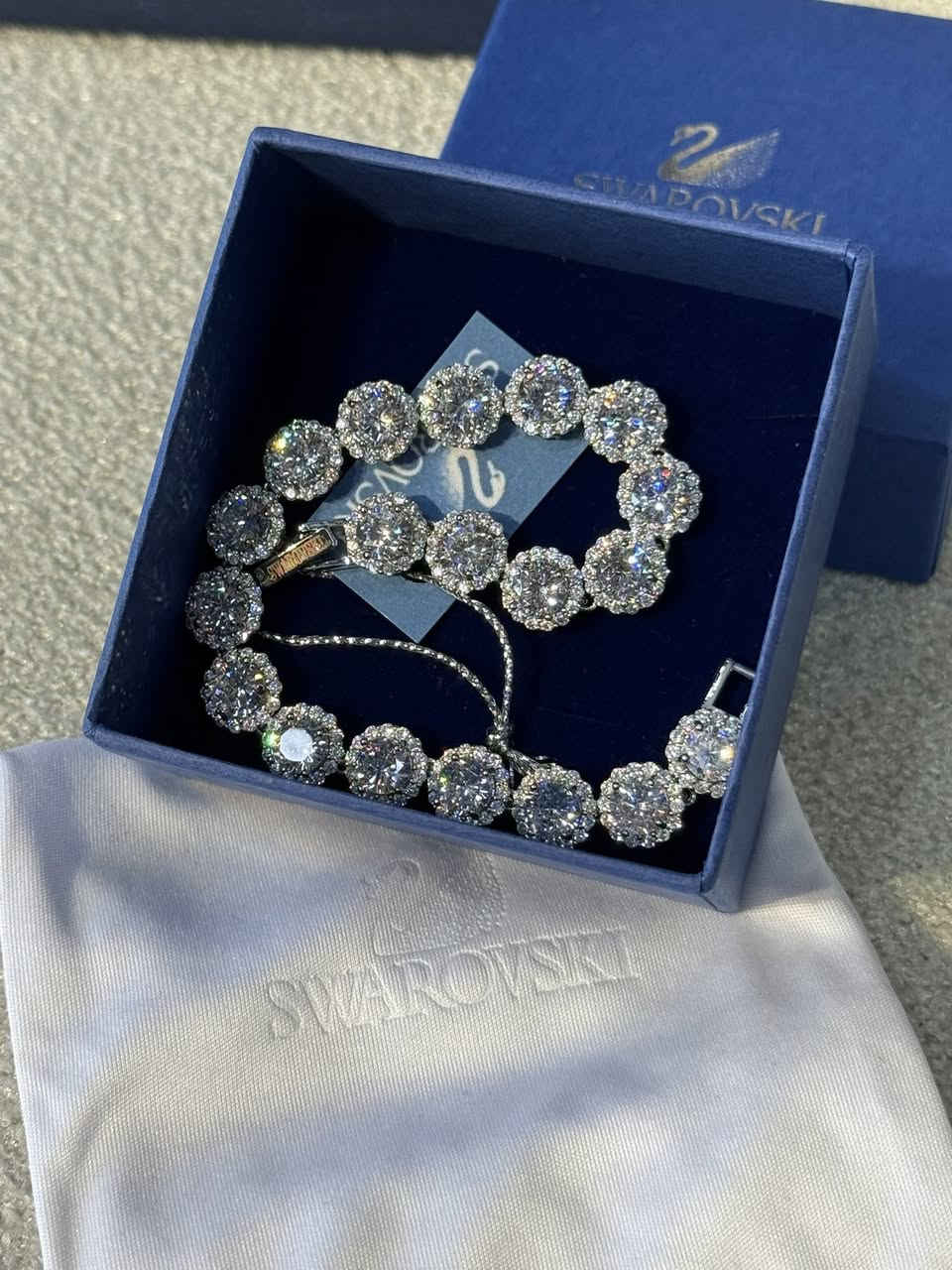 سوار ماركة امزون مختوم
السعر 35 الف
يوجد توصيل كافة محافظات العراق


**إذا كنت صاحب هذا الإعلان وتريد حذفه لأي سبب، رجاءا أرسل رسالة إلى الدعم الفني**