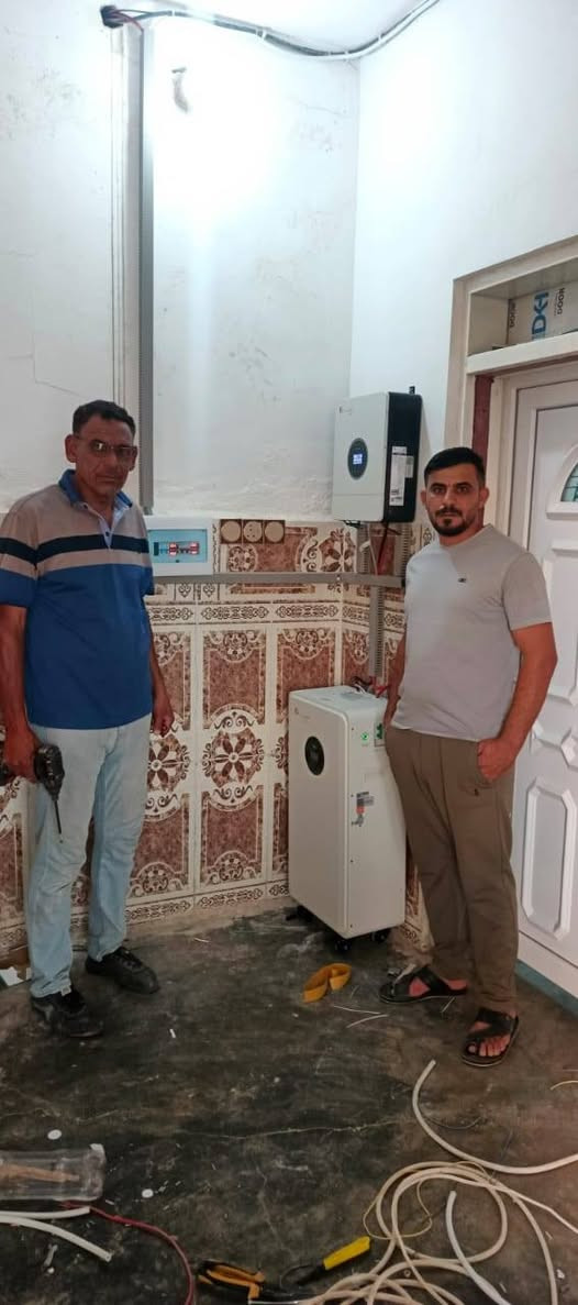 بسم الله وعلى بركة الله
الجمعة ١٢ حزيران  ٢٠٢٦ 
بدعم ورعاية شركة شمس الشرقاط للطاقة الشمسية  
 تم تنصيب منظومة  طاقه شمسيه في قرية الخانوكة    / لصالح الأخ خضر عطية زويد    وبواقع 16 امبير نهاري و15  امبير ليلي بالتناوب مع الكهرباء الوطنيه وتتكون المنظومة من
 1- بطاريه ليثيوم  عدد 1 بقدرة  15 كيلو واط وبضمان 5 سنوات وعمر افتراضي 15 سنه من شركة فلستي
2- الواح  اولكا بضمان 15 سنه
3- انفيرتر   بضمان سنه صيانه من شركة فلستي
4- اسلاك حراريه مع قواطع حمايه
5- قواعد حديد مغلون 
   الف مبارك ابو الياس   وشايفين  الف خير 
يوجد لدينا بطاري حامضي وبطاري ليثيوم مستعدون لتنصيب المنظومات الزراعيه وحسب الطلب وبأسعار تنافسيه 
مستمرين في دعم مشاريع الطاقة المتجددة 
للتواصل *********** 

#يتوفر_لدينا_قسط_لحاملي_بطاقه_ماستر_كي
#خدمة_منصة_اقساطي
