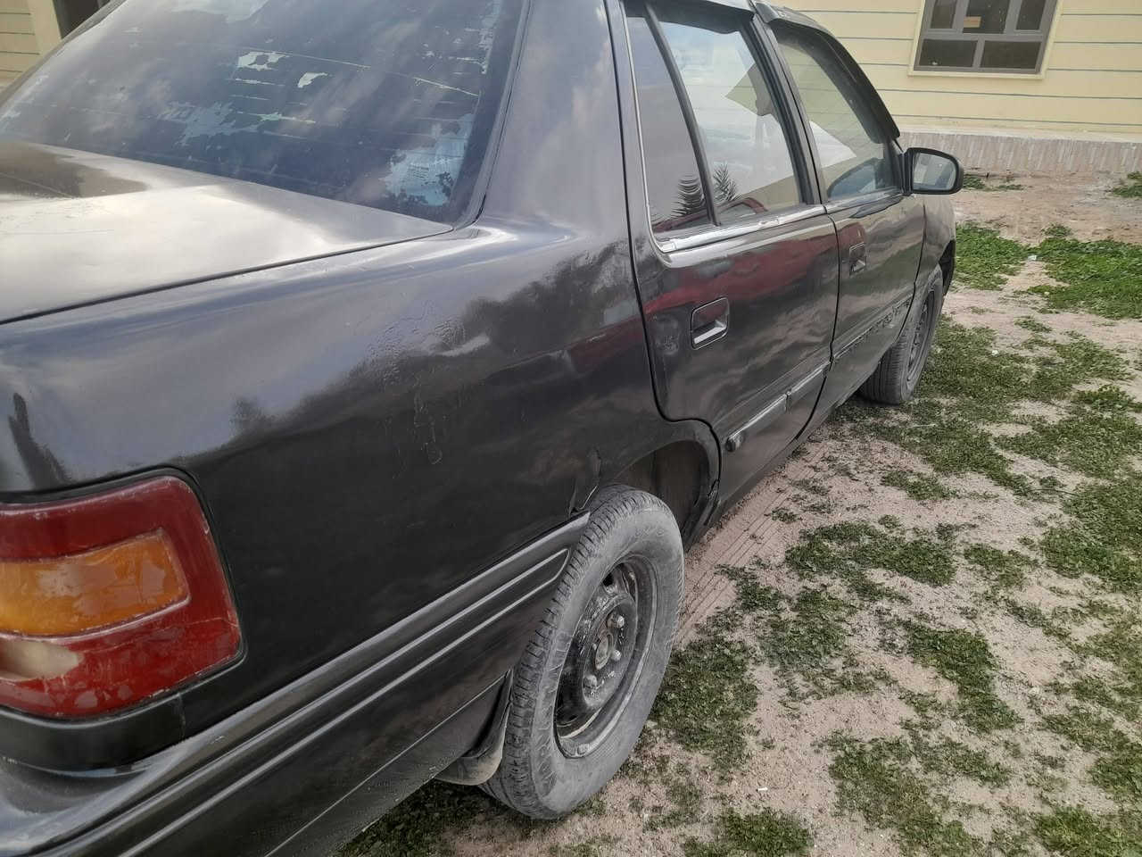 مكلف بالنشر 
هوندا اكسل موديل ٩٣ رقم ديالى ألماني أ شرط التحويل كير محرك جديد صدر أمامي خلفي جديد كهربائيات شغالة كلها تخم تاير جديد باتري جديد رش جمالية فقط بدون حادث مكينة مفتوح مو مسكر مكانها صلاح الدين العلم اربيضة السعر ٢٢ وبيها مجال بسيط بدون مراوس بيع فقط 
***********
