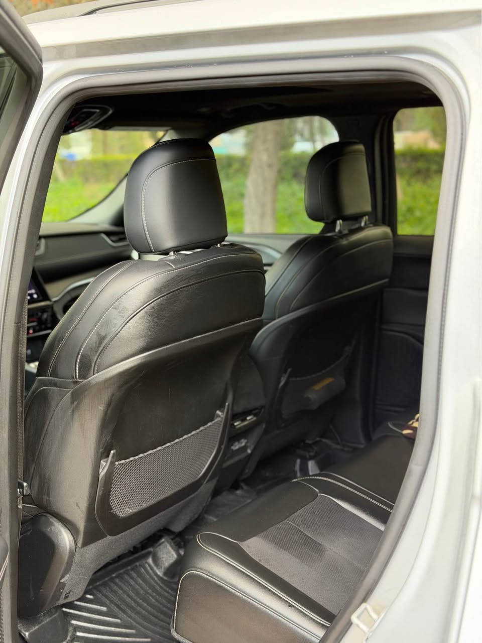 جێب لاریدۆ موسفات بلاک تۆپ ٢٠٢٤
ماوەی رۆشتن ١٩ هەزار مایل 
دوو بست سندوقی بۆیاخە بێ ژوورێ بێ ئێرباگ سیارەکە وەکو کلین وایە کتاب جام رەشیشی لەگەلە 
***********ژ.م أربيل, العراق
