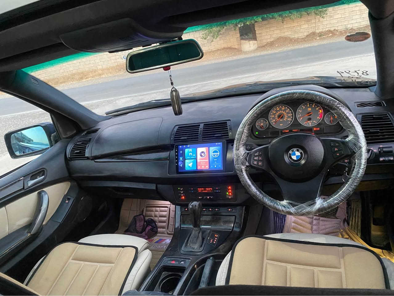 BMWE53X5مؤديل 2007مه كينه 8بستؤن مواسه فات گير تؤماتيك و عادي و سپؤرت سه قف شووشه واتا پانؤراما ته بيرد گه رم وسارد 8ئه ر باك سوكان ڤؤليؤم سوكان كاره باي سوكان خه زن كوشن خه زن شوكن كاره باي كوشن سياحي لايت ئه لقه ئاوينه خه زن بي ده عمو ليدران يه ك قه تره بؤ ياخي نيه مه نه فيستي براهيم خه ليلي له گه سه ياره كه بي مووشكيله سعر 37وه ره قه و مه عامه له يه كي زؤر زؤر كه م شوين سه نگه سه ر ژماره ي مووبايل *********** بشدار, السليمانية
