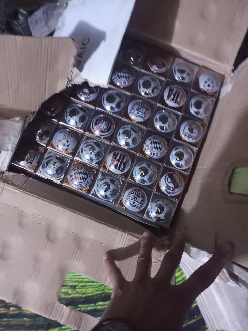 سلام عليكم اخوان 

عدي هذني ديكور جام كميه هوايه ونضيفات 

طيني سعر واخذهن 
تواصل ماسنجر او ***********
