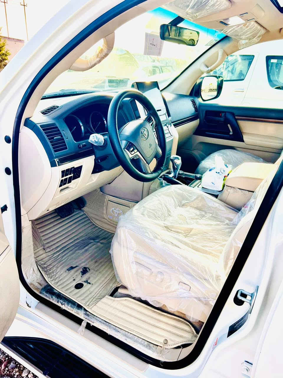 السلام عليكم لاند كروز 2019 ساز 4 بصمات 8سلندر رقم بغداد  باسمي تحويل ثاني يوم جديده جده ومكفوله عدا شبر بارد بالجاملغ الامامي ميبين السعر 492 وبيهه مجال للطيبين ***********
