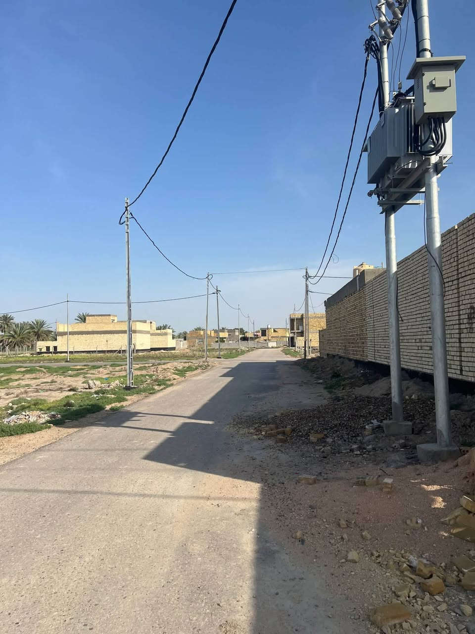 ✨ فرصة مميزة للراغبين بالسكن والاستثمار ✨

🏡 قطعة سكنية للبيع بموقع حيوي ومطلوب
📍 حلة – الوردية / سيف سعد
🚑 قرب مستشفى الكفيل
🏫 خلف مدرسة الوداد
📌 مجاور الطابو الصرف

✅ طابو زراعي سند 25
✅ فتح بيان وتحويل بالتسجيل العقاري
✅ مساحة 200 متر
📏 الأبعاد: 10م × 20م

🔹 جميع الخدمات متوفرة:
⚡ كهرباء
💧 ماء
🛣️ تبليط
🚧 شوارع بعرض 10 متر

🏠 موقع هادئ ومناسب للسكن العائلي
📈 فرصة ممتازة للاستثمار وبناء منزل المستقبل

📞 للاستفسار:
***********

📩 مراسلة الصفحة متاحة على مدار الوقت
