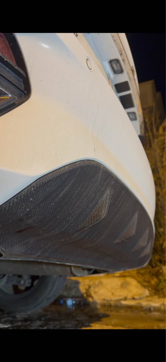 MG 5 2025

کوردی / عربي

سيارة نضيفة جداً، كلشي بلادي الشركة ، مواصفات ستاندارد المرغوبة.

٢٢،٠٠٠ كيلومتر ماشية، ،

مكينة مابيها مشكلة ويا البانزين.  عليها افضل نوع المكينة من شركة ام جي ، و اقتصادي جدا (داخل المدينة تستهلك ٦ إلى ٧ لترات بانزين على ١٠٠ كيلومتر ، خط الخارجي ٤.٥ إلى ٥.٥ لترات على ١٠٠ كيلومتر ) 

الحالة داخل السيارة : ١٠٠ ٪؜ نضيفة 
حتى گاعيات ما شدينها بعد كبس. 

رقم السيارة جديد و رقم اربيل 
رقم ساحب السیارە : ***********

عنوان : اربيل 

ئۆتۆمبێلێکی زۆر خاوێنە و هەموو شتێکی لەسەر شەریکە ماوەتەوە تەنها ٢٢ هەزار رۆشتووە

 ژمارە هەولێرە و مواسەفات ستاندارد مەرغوبە. کێشەی بەنزینی نیە باشترین جۆری مەکینەی ئێمجی لەسەرە. لە ناو شار تەنها ٦ بۆ ٧ لتر بەنزین ئەخوا بۆ ١٠٠ کیلۆمەتر ، بۆ جادەی خاریجی تەنها ٤.٥ بۆ ٥.٥ لتر ئەخوا بۆ ١٠٠ کیلۆ مەتر. 

دۆخی ناوەوەی ئۆتۆمبێل : ١٠٠٪ خاوێن 
تەنانەت گاعیەکانیشی بۆ نەبەستراوە. 

دۆخی دەرەوەی ئۆتۆمبێل : نایاب 
ژمارەی خاوەن ئۆتۆمبێل : ***********

شوێن هەولێر . أربيل, العراق
