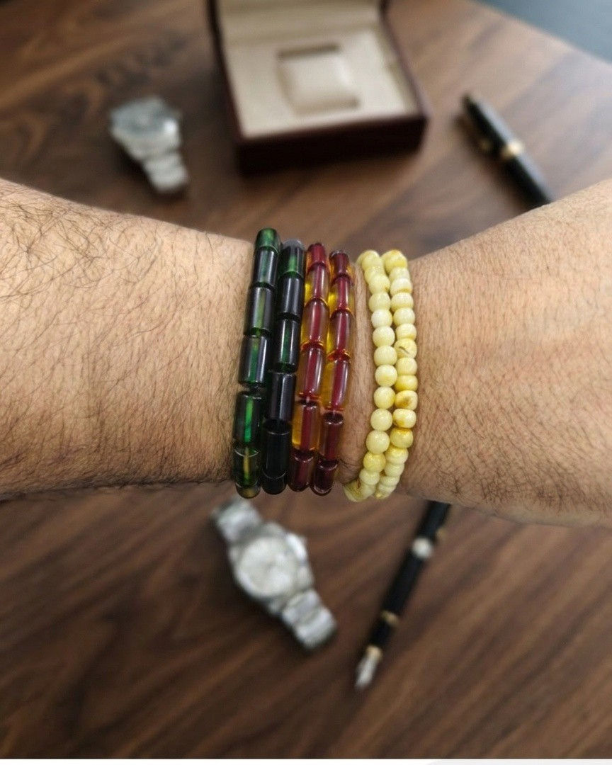 🌙 كشخة العيد تبدي من هسة.. وهدية رمضان علينا! 🌙
​يا هلا بالحبايب.. رمضان كريم وكل عام وانتو بألف خير ✨
​بعد أيام يهل علينا العيد، والجمعة ما تحلى إلا بطلّتكم البهية وكشختكم المميزة. ولأن "كشخة العيد" لازم تكون ملكية، جبنالكم كولكشن من الأحجار الطبيعية والمجوهرات اللي تلوك لوجهكم الطيب.
​شنو اللي يميز قطعنا؟
​أحجار طبيعية 100%: فيروز، عقيق، أميثيست، وكهرب بلطي أصلي (مو أي كلام!).
​تصاميم "سبيشل": كل قطعة بيها قصة، من التراث للأناقة المودرن.
​هدايا تبيض الوجه: إذا محتارين بهدية للوالدة، للزوجة، أو حتى تدللون نفسكم، فماكو أحلى من هالأحجار.
​🔥 عرض خاص بمناسبة شهر رمضان المبارك 🔥
​لأن رمضان شهر الخير، قررنا ندلعكم:
🎁 مع كل طلبية تطلبوها من هسة لحد ليلة العيد، راح تجيكم "هدية رمضانية" مميزة من عدنا!
​🛍️ شلون تطلبون؟
​القطع محدودة جداً لأن الشغل يدوي ودقيق.. لا تخلون الكشخة تروح عليكم!
​تصفحوا الصور: واختاروا القطعة اللي دخلت گلبكم.
​راسلونا على الخاص: للاستفسار عن الأسعار والحجز.
​التوصيل: متوفر لكل محافظاتنا العزيزة 🚚
​عيدكم مبارك مقدماً، ويارب دومكم كاشخين ومنورين!
​#كشخة_العيد #مجوهرات_عراقية #أحجار_طبيعية #هدايا_رمضان #العراق #فيروز #عقيق #أناقة_العيد


**إذا كنت صاحب هذا الإعلان وتريد حذفه لأي سبب، رجاءا أرسل رسالة إلى الدعم الفني**