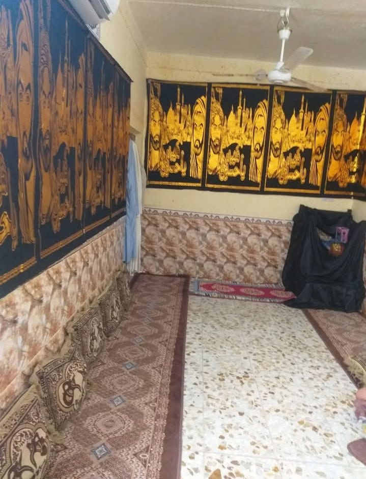 بيت زراعي مفوض بلطابو نهاية مركز شباب براني وغرفتين مطبخ صالة صحيات ومنور البيت بية قناص  الواجهة ١٢ اونص الضهر ١١متر اليمين ١٣ متر اليسار ٨متر تقريبا السعر ٨٠ بية مجال رقم الهاتف ***********

