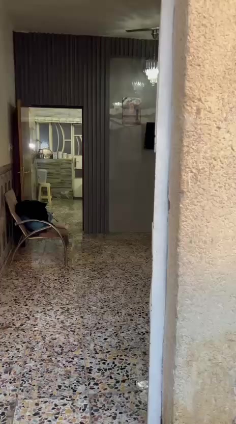 بيت للأيجار بالخطيب مساحته ٥٠ متر بي غرفه فوك وبي كاونتر ومكيف الي يحب يشتريهن ايجاره ٣٧٥ تواصلو ع رقم ***********
