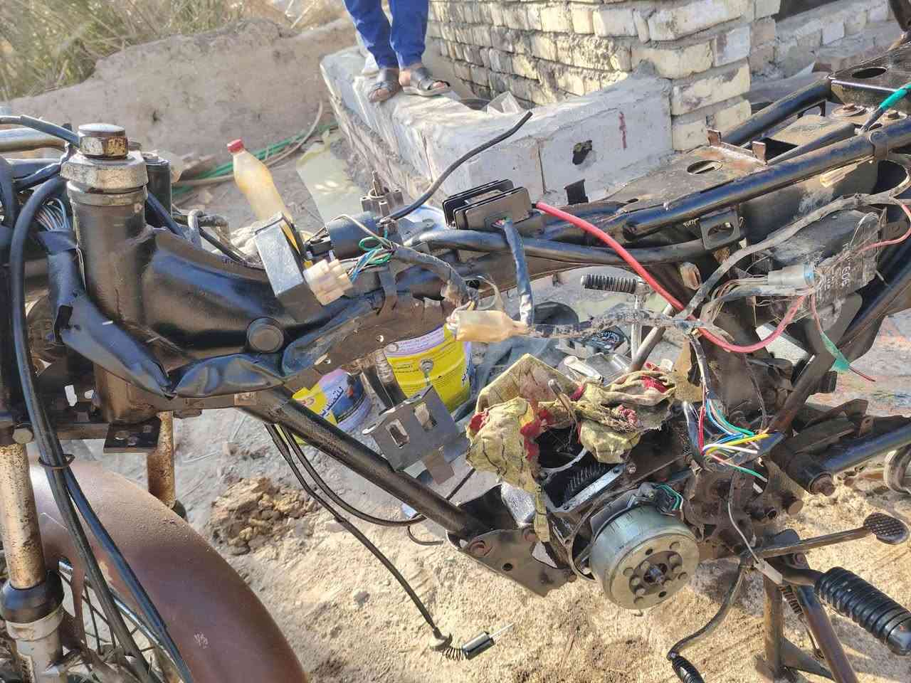 السلام عليكم للبيع دراجه برفاز موديل 2015//اوراق اصولي دراجه كله غراضه كاامله بس محرك فااتحه يريد ولفات اوراق اصولي اوراق اصولي السعر 325//وبيه مجال للشراي
شراي تعال خاص وبيك خير وتدلل الاستفسار عل هااتف 
***********العنوان الديوانية علا طريق الدغاره معمل الطابوك
