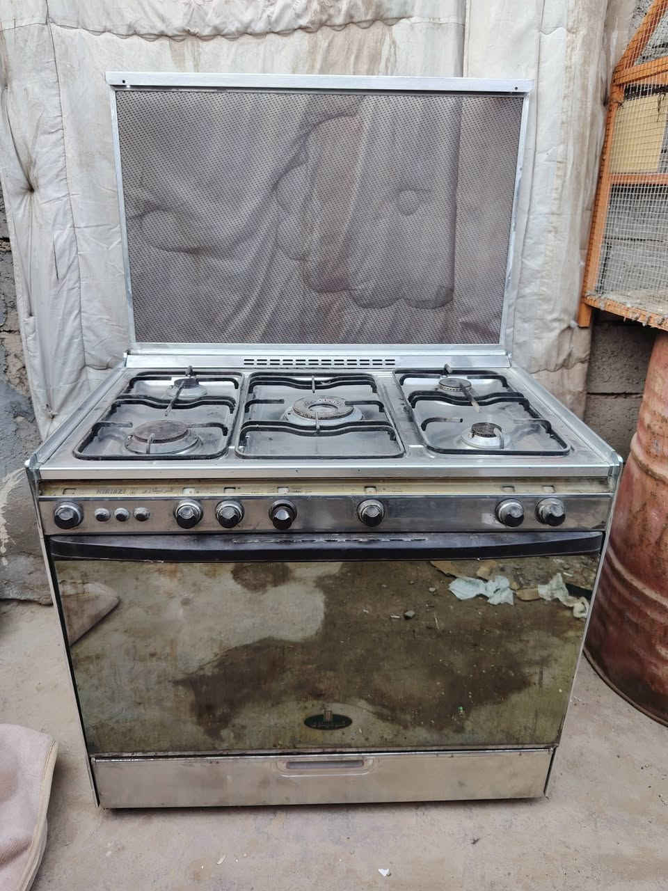 السلام عليكم طباخ 5عيون كرياز مصري النضافة فول شوفت عينك شبجة كلة كامل والصواني كامل السعر 250 المكان ديوانية حي العسكري ٣ يم المصتوصف الرقم*********** ومتوفر واتساب
