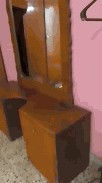 غرفة نوم نضيفه حسب المعاينة  السعر 400  نقص فقط السرير  بغداد الطالبية ***********
