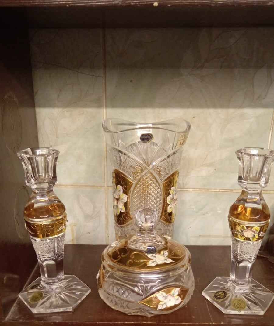 من اجمل القطع الكريستال البوهيمى الاتشيكي الاصليه 👌💯 طقم مكون من فازه وبنبونيره واتنين شمعدان غايه في الروعه والجمال للمهتم خاص 📩📩📩📩📩📩📩 الهرم, الجيزة


**إذا كنت صاحب هذا الإعلان وتريد حذفه لأي سبب، رجاءا أرسل رسالة إلى الدعم الفني**