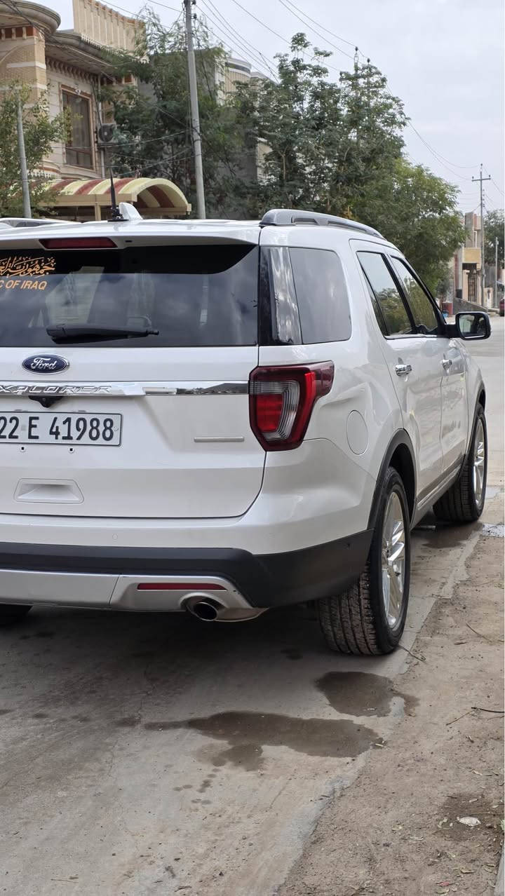 للبيع — فورد اكسبلورر 2016 ليمتد (فول _فول مواصفات — حالة ممتازة) 
• محرك 3.5 لتر V6 — 
• قير أوتوماتيك + دفع امامي _ 2 ويل 
• 7 راكب — 
• تبريد مركزي خلفي + تكييف قوي جداً
• داخلية جلد نظيفة وفخمة
• فتحة سقف بانوراما
• شاشة كبيرة + كاميرا خلفية + كاميرا امامي +حساسات أمامية وخلفية °360 درجة
• تشغيل بصمة + دخول ذكي..
• تبريد وتسخين مقاعد
• مثبت سرعة + تحكم من الستيرن
• نظام صوت _11سماعة SONY ممتاز + بلوتوث + USB
• صندوق خلفي كهربائي
• أنظمة أمان كاملة (وسائد هوائية + مانع انزلاق + ثبات)
صدر امامي و خلفي و تايرات كله جديد سنوية باسمي 
ضرر 2 قطعه جاملغ و باب سكن 
🔧 صيانة حديثة والسيارة جاهزة للاستخدام
🧾 استعمال شخصي ونظيفة جداً
ماشيه: 114 ml (183.000) KM
 
💰 السعر: 18,700 (قابل للتفاوض)[ 187 $ ]
رقم موبايل *********** 
عنوان .ديالى .خانقين 
📞 للتواصل خاص أو اتصال
🔥 سيارة مريحة وقوية وما تحتاج شي خناقين, ديالى

