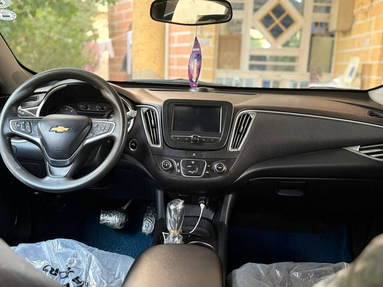 السلام عليكم 
ماليبو موديل ٢٠١٨ رقم دهوك تريد وكاله او تحويل مكينه كير بشرط السياره تبريد تدفئه السياره خير من الله  بس بارد مابيه صبغ ولاتبديل مكينه ١٥٠٠ تيربو 
السعر ١١٠ وبيه مجال مكان ديالى 
***********
