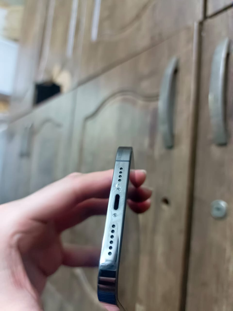 ايفون 13 بروماكس نضافته 98‎%‎ واستخدام قليل بحيث بس ؏ تواصل اجتماعي بدون لا العاب ولا شي بطاريه 83 نموذج M الجهاز بلادي من اخذتها وليهسه برغي واحد ممفتوح بي وانطي ضمان سنه اي شي بي ترجعه تجيني لباب البيت ،
الجهاز ويا كيبل الاصلي فقط الكارتون ضايع العنوان / بغداد مدينه الصدر قطاع 57 
السعر 650 الف 
***********
