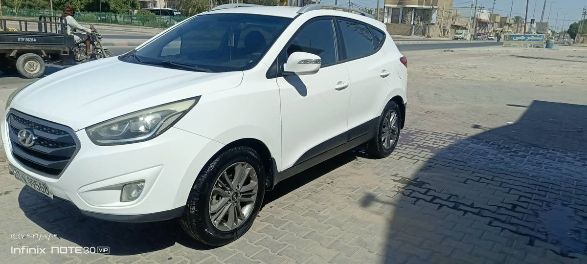 توسان خليجي 2015 رقم بغداد بأسمي سياره حلوه ونظيفه ماشيه 239  مال جناي السياره بيها قطعتين صبغ فقط تبريد وگير ومحرك مكفوله 
عنوانه نجف حي العسكري رقمي ***********
