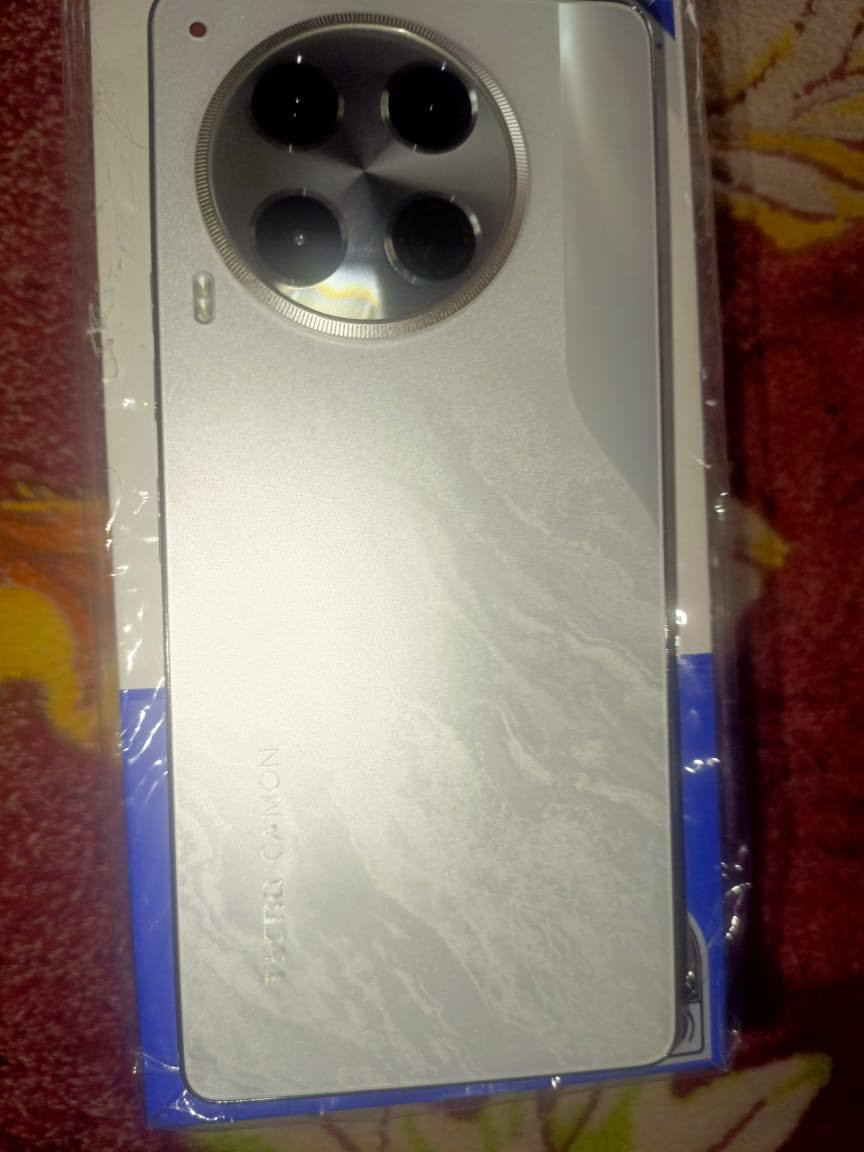 السلام عليكم متوفر جهاز تكنو كامون 30 4g فول نضافة 
شحن سريع 70 واط⚜️♻️
بطارية ممتازة وكلش كافية 5000 ملي امبير♻️⚜️
معالج جيد ميدتيك G99 يشغل 60 فريم ببجي وسريع بالتصفح🔰🌐
سعر الجديد 300 الف تكدرون تتأكدون 
واصلا قليل متوفر منه 
نسخ البعده نزلت شحنهة ابطأ 45 واط
هذا فلته صار 
$سبب البيع اريد اغير ل ايفون صراحة مليت من الاندرويد جهاز ما يشكي من شي بس بعد واهس
سعر 225 الف بيه مجال بسيط للشراي 
رقم واتساب ***********
