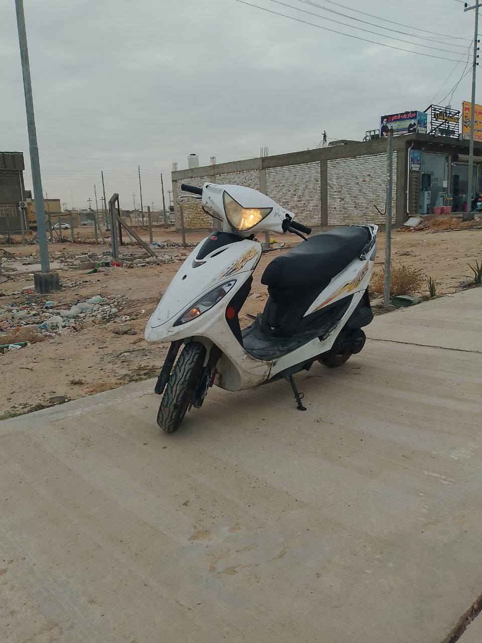 السلام عليكم كامكو للبيع
دراجه نكره بكل وقت تكفله تنقيص تبخير نضوح مكينه ستوهى مفتوحه خرسه دراجه

تايرات جدد دسك كهربائيه كله شغاله
 لايت عالي ناصي بك لايت اشاير سكن كفر بلادي ختم ***********
مكاني نجف
