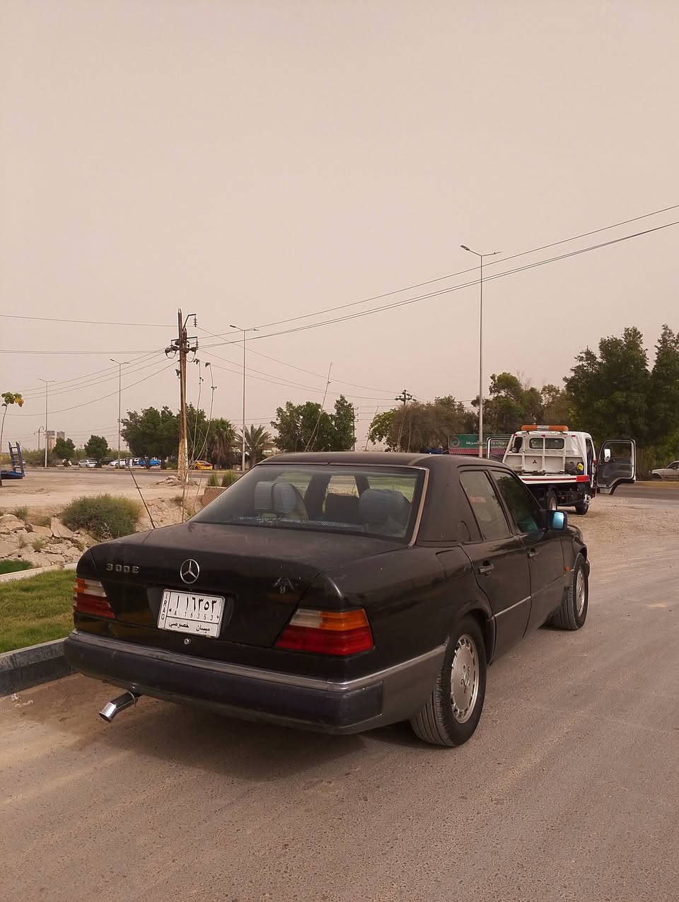 السلام وعليكم مارسدس للبيع موديل 1992 سياره جاهزه ماكينه وكير كفاله تخم تاير جديد سنويه جديده كلش حلوه وجاهزة سياره ماكينه وكير بطه سعر 38 وبيها مجال مكان واسط العزيزية رقم الهاتف. ***********.
