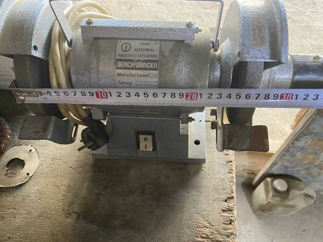 السلام عليكم كوسره ثابته بلغاري جديده جدا السعر ٢٥٠ الف رقم الهاتف ***********
