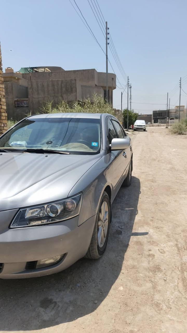 السلام عليكم سوناتا للبيع 2008 رقم بغداد بأسمي تبريد ثلج ٦ سلندر مكينه كير صدر امامي خلفي جديد فتحه سلايد تحكم ستيرن جهتين كشنات كهرباء شاشه فول مواصفات عدا البصمه
 العنوان بابل ناحية النيل ***********
