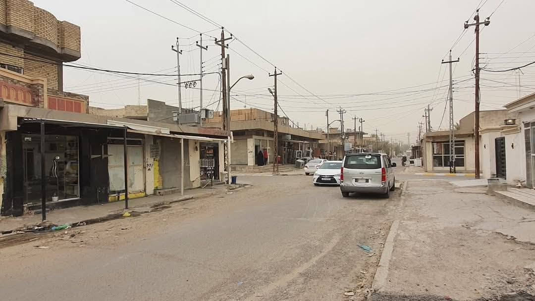 [[بسم الله الرحمن الرحيم]]
🏡     🏘      🏚 

#يوجد_بيت_للبيع

#العنوان  الفلوجة 
#المنطقة حي الرسالة // قرب مدرسة رام الله 

✅المساحة : 250م
⬆️ الوجة : 12.50م
🏞️النزال : 20م
 
غرف 5
استقبال 
صالة
مناور 
مطبخ
صحيات 
الارضية سيراميك 

                       #بناء 🧱 : طابوك 
      
     #شارع 🏞️⬆️⬆️ : 20 م كامل الخدمات من تبليط مدارس اسواق 

  #السعر_محدد_من_قبل_البائع 
    
        
        ⚖️⚖️   نوع الملك : طابو صرف تحويل مباشر  🏙 

            #السعر💰💸:  170 مليون 

__________________________________

للأستفسار⛔🖲️ : مراجعة 
🥇#مكتب_الرافدين_للعقار 🥇
العنوان شارع المنجزات تقاطع جامع التقوئ مجاور محطة المتميز المركزية لغسيل السيارات 🚗🚖
__________________________________

#ملاحظة//📋📑 اذا لديك عقار تريد تعرضة للبيع او تريد تشتري عقار قم بمراسلة الصفحة او اتصال على لارقام الموجودة+ واتساب
            
         #للأتصال_او_واتساب 📞  ***********
         #للأتصال_كورك.   📞.      ‏‪***********‬‏

#بيع_وشراء_الدور_السكنية_والزراعية_العقارات_في_مدينة_الفلوجة #مكتب_الرافدين_للعقار_بيع_وشراء_العقارات_بسعر_مناسب
#عقارات_الانبار_الفلوجة
