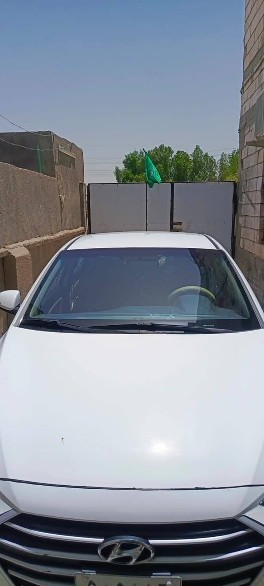 السلام عليكم النترا 17 خليجي كفاله عامه مكينه حداديه جير سياره خير من الله كفاله عامه ما عاد عندي خسفه للبنيد السعر 125 مجال حق الجيه فقط ***********
