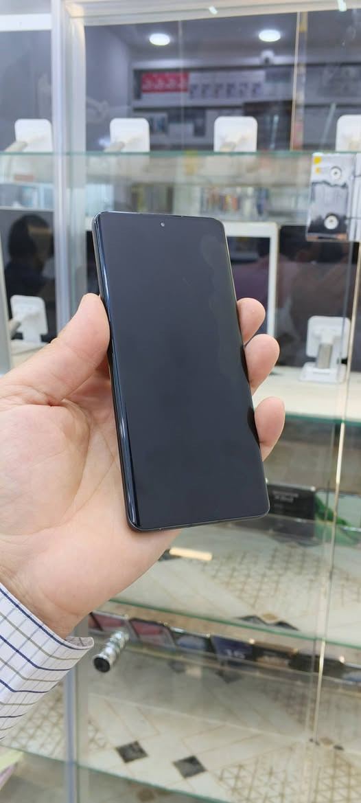 xiaomi 12x

زاکیره 256 گێگاو ڕام 8+8 بەرزدەکرێتەوە بۆ ڕام 16 گێگا و شاشه ی Amolid و نوێبونەوەی شاشەی 120هێرتز و پرۆسێسەری snapdragon 870یی لەسەرە و سەماعەی ئیستریۆیە  و پاتری 4500ملی ئەمپێرە تەنیا شاشەی  ئەو پەڵەی هەیە کە لە وینەکاندا دیارە و بۆ ئیش  پێکردن هیچ کیشەی نیە و بەشەرت نرخی 90هەزار  قفڵ بێی مه عمەله

شوێن/چەمچه ماڵ + گەیاندن هەیه شمشمل, السليمانية


**إذا كنت صاحب هذا الإعلان وتريد حذفه لأي سبب، رجاءا أرسل رسالة إلى الدعم الفني**