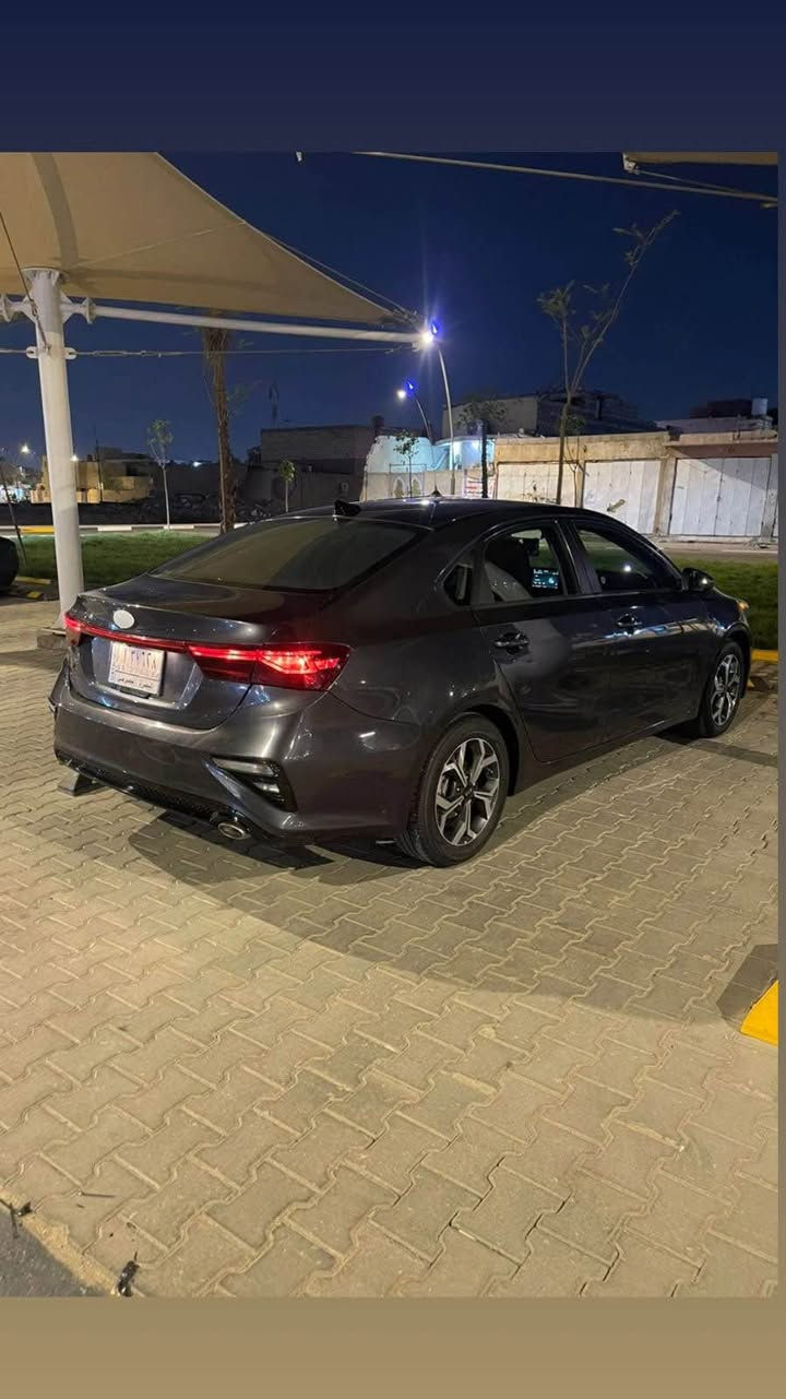 تحية طيبة 
فورتي وارد أمريكي 2021 حادثها تقرير غرق مع قطعتين صبغ بيبان جهة السائق بدون ايرباك رقم بصرة معوقين مكينة 2000 دوش مواصفات معروفة شاشة كبيرة تحديد مسار السيارة جاهزه بدون مصرف مكان البصرة أبي الخصيب السعر 135 وبيها مجال مامتواجل ع الفيس للاستفسار التواصل مع الرقم *********** البصرة, العراق
