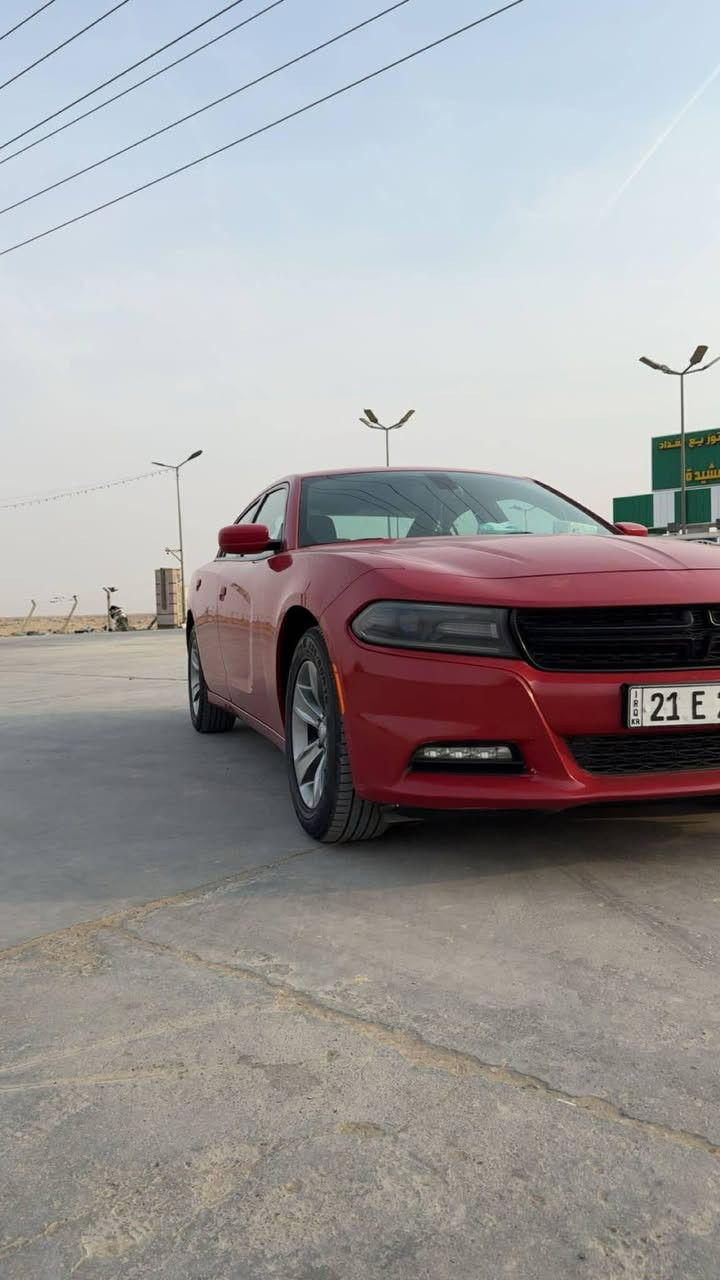 السلام عليكم للبيع جارجر موديل2016 كفاله عامه حتى من البارد كفاله تخم تاير جديد كير مكينه شرط جدد مواصفات SXT السعر 220وبيها مجال للاستفسار اكثر اتصل ***********مكان السيارة بغداد
