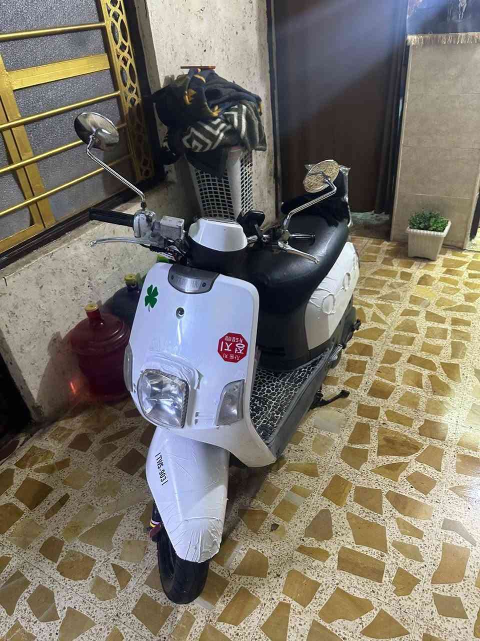 سلام عليكم ماكس بوليس للبيع
دراجه خير من الله كفاله عامه كفر مكينه داخل 
كهربايات شغاله دراجه نضيفه كلش الله شاهد 
مال رمبه صاله 5 أشهر من نازله من الربه)
مكان الدراجه بغداد مدينه الصدر 
السعر ) 850 وبيها مجال 
الرقم ))
***********)
