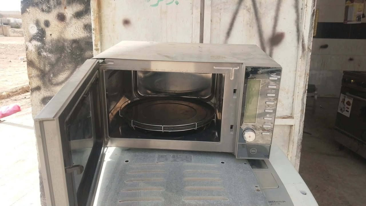 #لـلـــــبيع
أوفن نظيف جدا 
السعر /35 قفل 
للإستفسار أكثر إتصل ***********
العنوان /مغربه #ميسان_العماره
