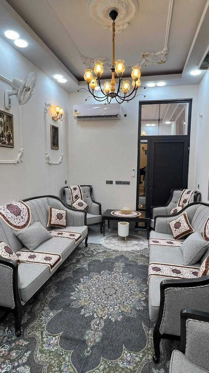 ببيت للبيع مساحته 100 متر بناء حديث يحتوي ع غرفه واستقبال وصاله خلف المستشفى التركي وقرب الحولي مال الاسكان الصناعي البيع بدون اثاث او بالأثاث حسب رغبه المشتري
***********
