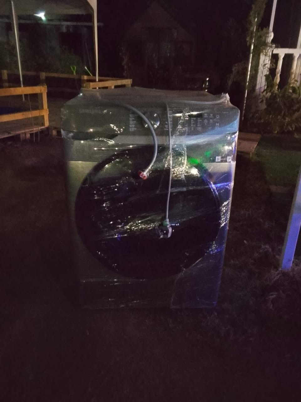 ثلاجه 600 الف
ميز بوفيا+ مرايا 400 الف
مكتب 300 الف
غساله مواعين 300 الف
غساله ملابس 400 الف
جربايه + درسنك روم وميز مليون ونص
***********
