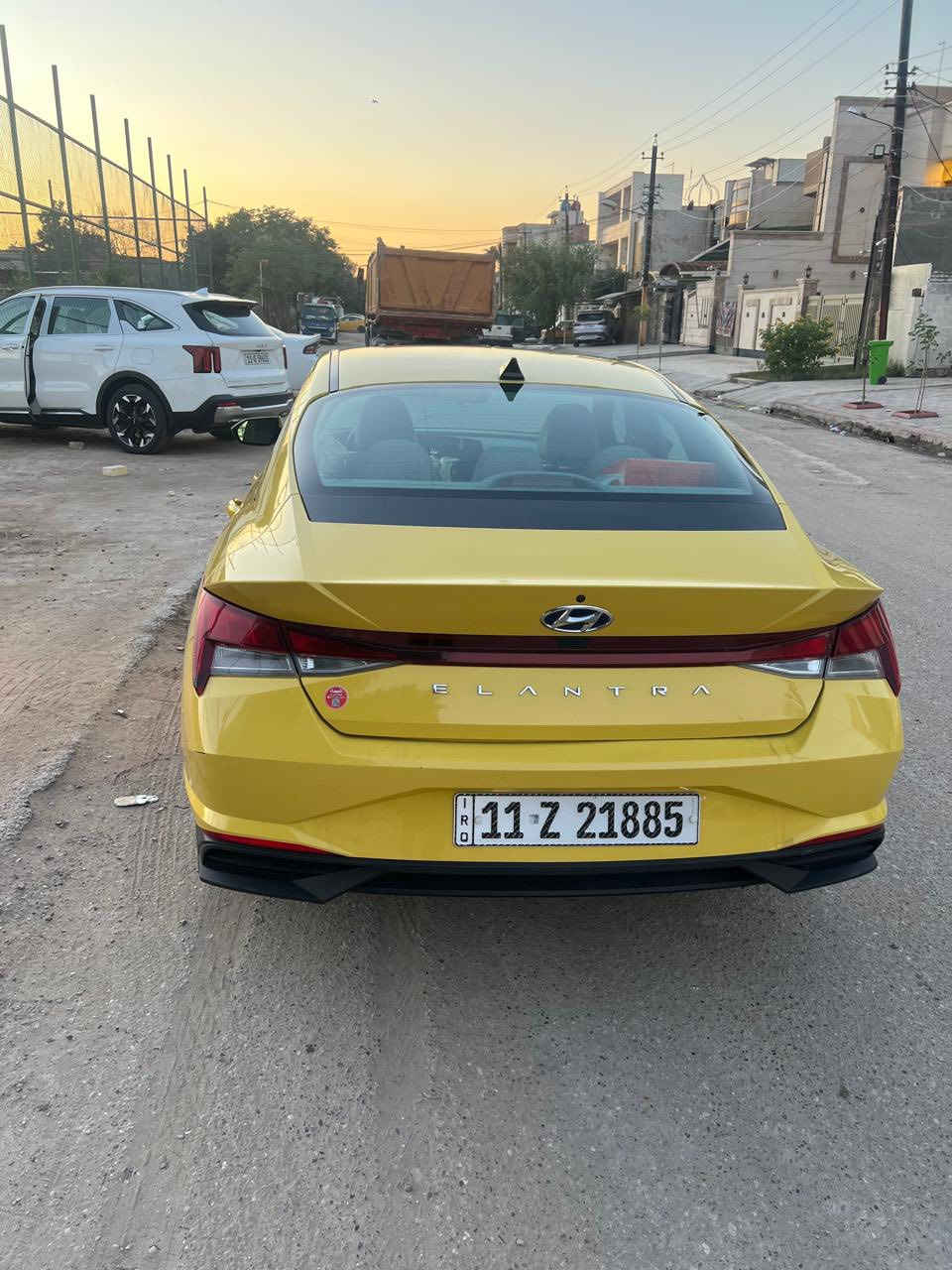 السلام عليكم 
النترا وارد أمريكي 23 دخول جديد
اصفر خصوصي بغداد نص فول
حادث بابتين بدون دواخل باب مبدل نفس اللون
وباب مصلح جاهزه بسمي السعر 155 بيهه مجال بسيط
بغداد المعلمين
***********
