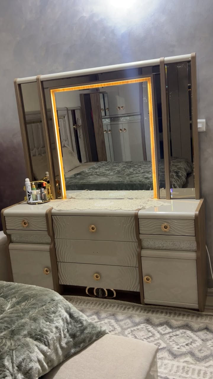 غرفه جديده بعدها مستعمله فقط 5 شهور اريد ابيعها لان مساحه غرفتي صغيره الغرفه اخذتها ب3 ملاين اريدها بمليونين مكاني لدوره


**إذا كنت صاحب هذا الإعلان وتريد حذفه لأي سبب، رجاءا أرسل رسالة إلى الدعم الفني**