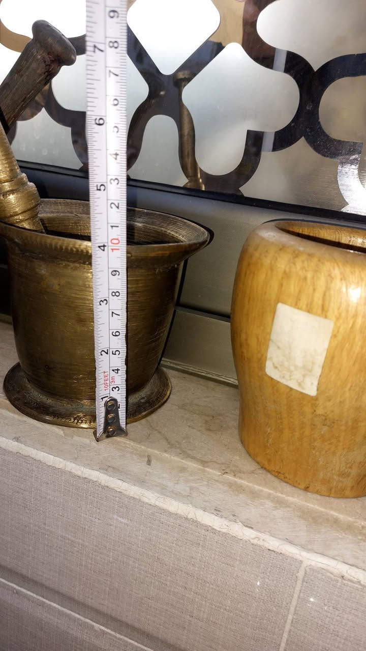 جاونات للبيع واحد نحاس ١٠ سنتم ارتفاع واحد خشب والآخر بلاستيك بي صلابة للاستفسار تعال خاص.


**إذا كنت صاحب هذا الإعلان وتريد حذفه لأي سبب، رجاءا أرسل رسالة إلى الدعم الفني**