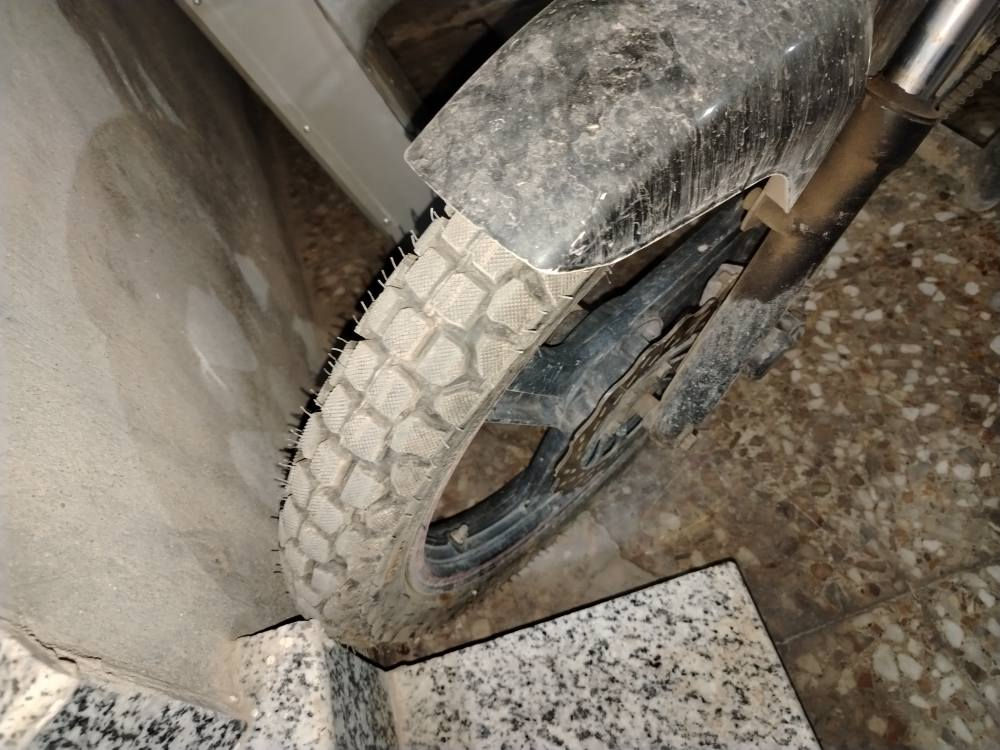 دراجه للبيع نقصهه دبلات وكابريتر والباقي كلشي شغال تمشي طبيعي بس تاركهه السعر ٦٠٠ وبيهه مجال مكان بغداد العامريه بغداد, العراق


**إذا كنت صاحب هذا الإعلان وتريد حذفه لأي سبب، رجاءا أرسل رسالة إلى الدعم الفني**