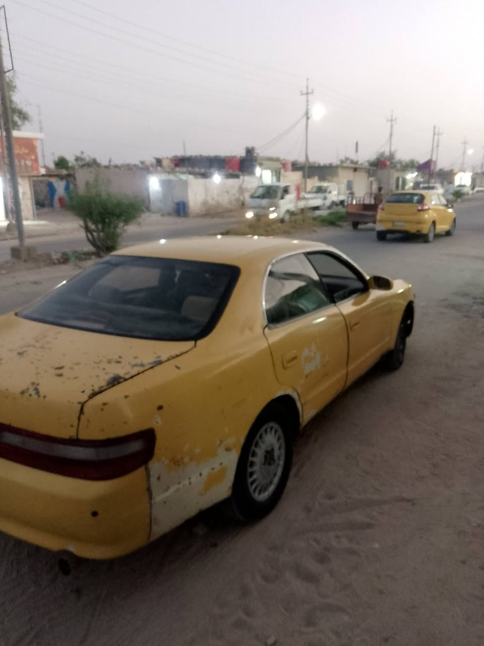 السلام عليكم سياره شيزر للبيع سياره اصل لون ابيض سياره كفاله عامه من ضربه والعيب الشرعي محرك كير جديد تبريد ثلج ويا السويج رقم بصره باسمي سياره جاهزه والسعر 22 ورقه وبيها مجال كلش قليل للشراي فقط وبيع مستعجل *********** وبكان السياره بصره خور الزبير
