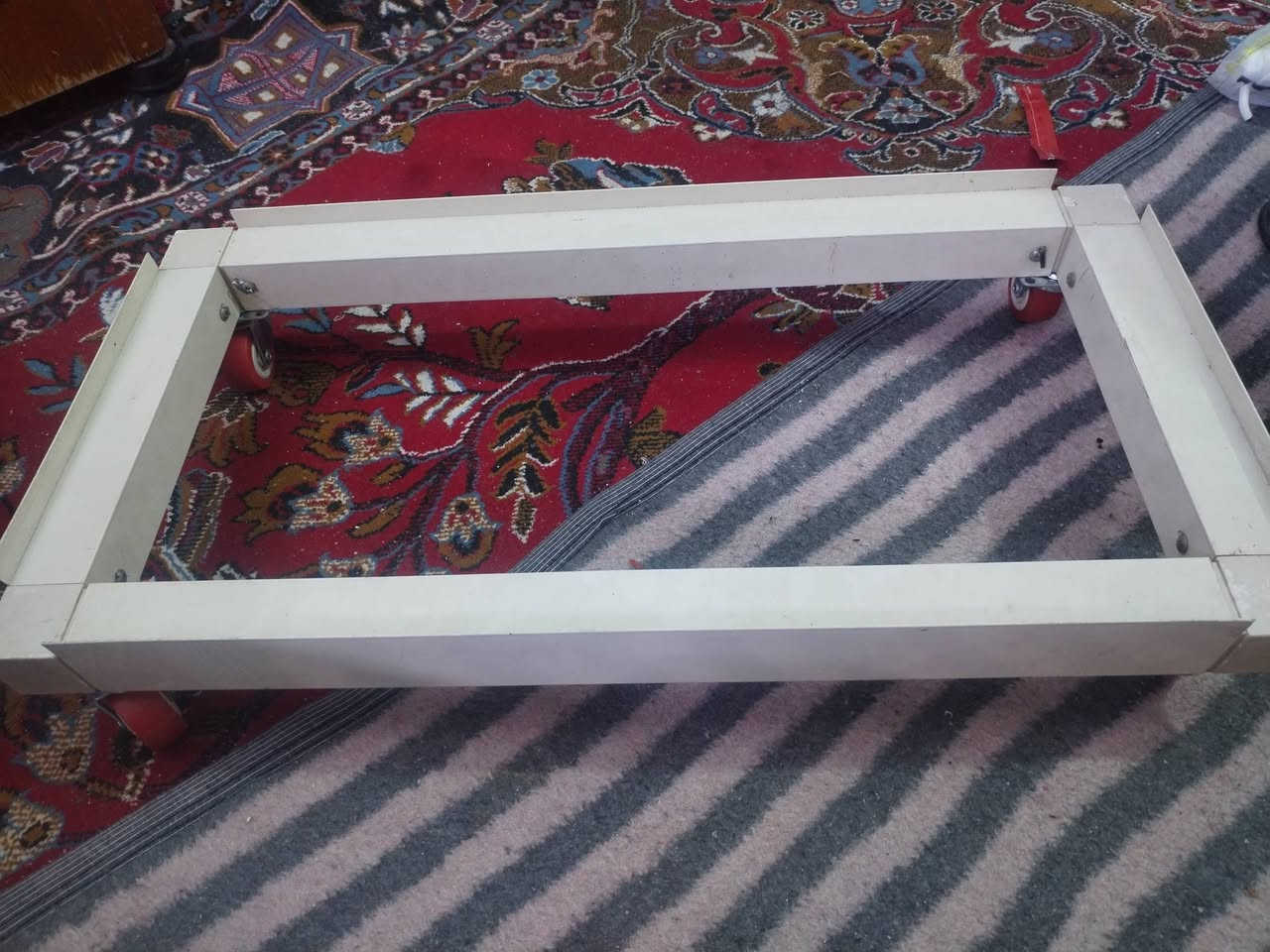 قاعده مال صوبه سعرها 12 الف شاري اتصل ***********
*********** الامنيوم
