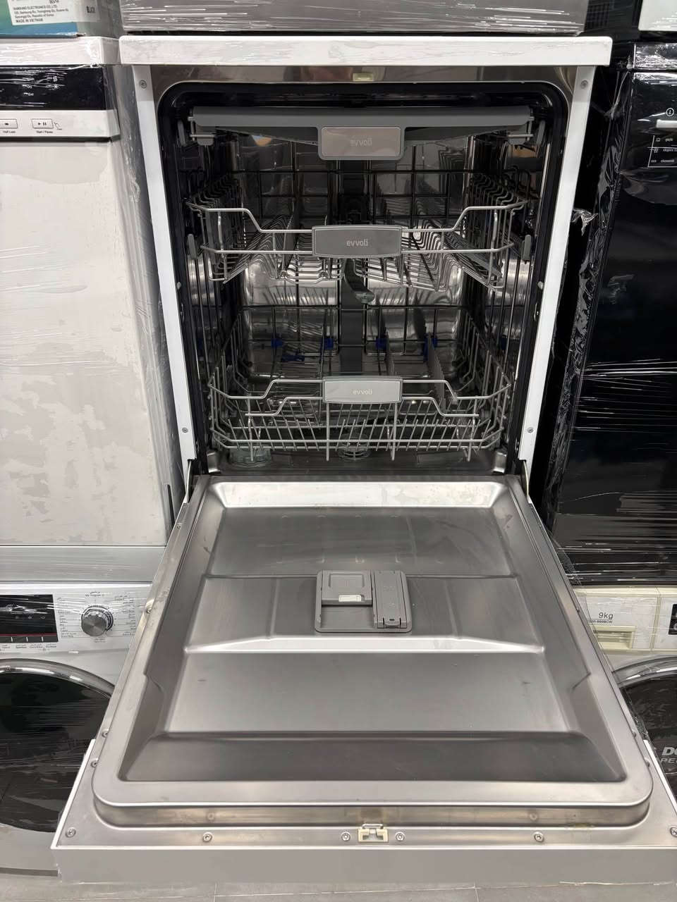 غەسالەی جل شۆر مارکەی Evvoli زۆر جوان و تازە مۆدێل تازە 
١٤ نەفەری 
٣ ڕەفە 
تەنها ٢١٠ هەزار 

گەیاندنمان ھەیە ..🚕🚚
ناونیشان: 📍
سلێمانی /ئاوبارە / بەرامبەر دەروازەستی / پشتی ڕێبین فرێش 
بۆ پەیوەندی کردن/*********** / السليمانية, العراق
